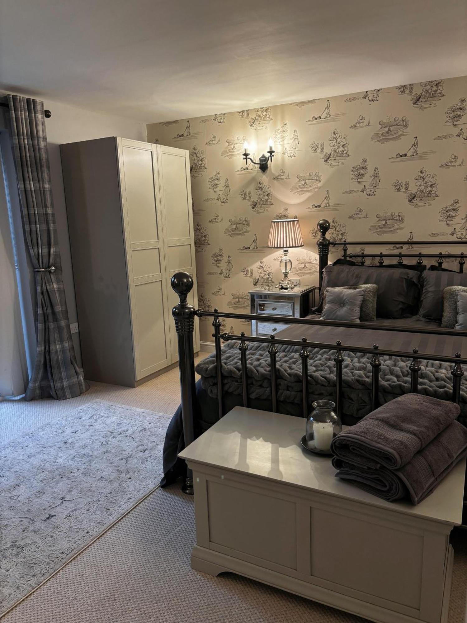 Mulberry House Farm The Garden Room Chippenham  Esterno foto